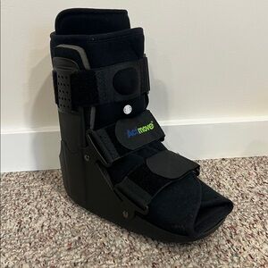 Actimove Walker Boot, Low, Black, Medium